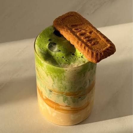 MATCHA BISCOFF LATTE