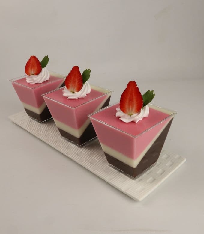 PUDING COKLAT STRAWBERRY