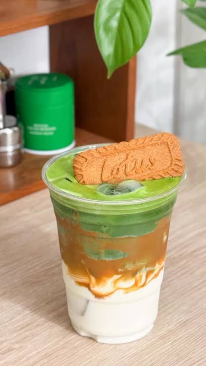 MATCHA BISCOFF CREAM CHEESE